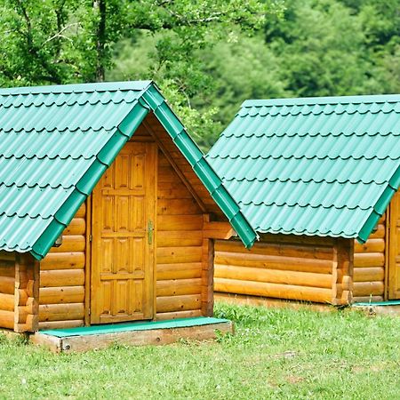 ホテル Rafting Camp Modra Rijeka Šćepan-Polje エクステリア 写真