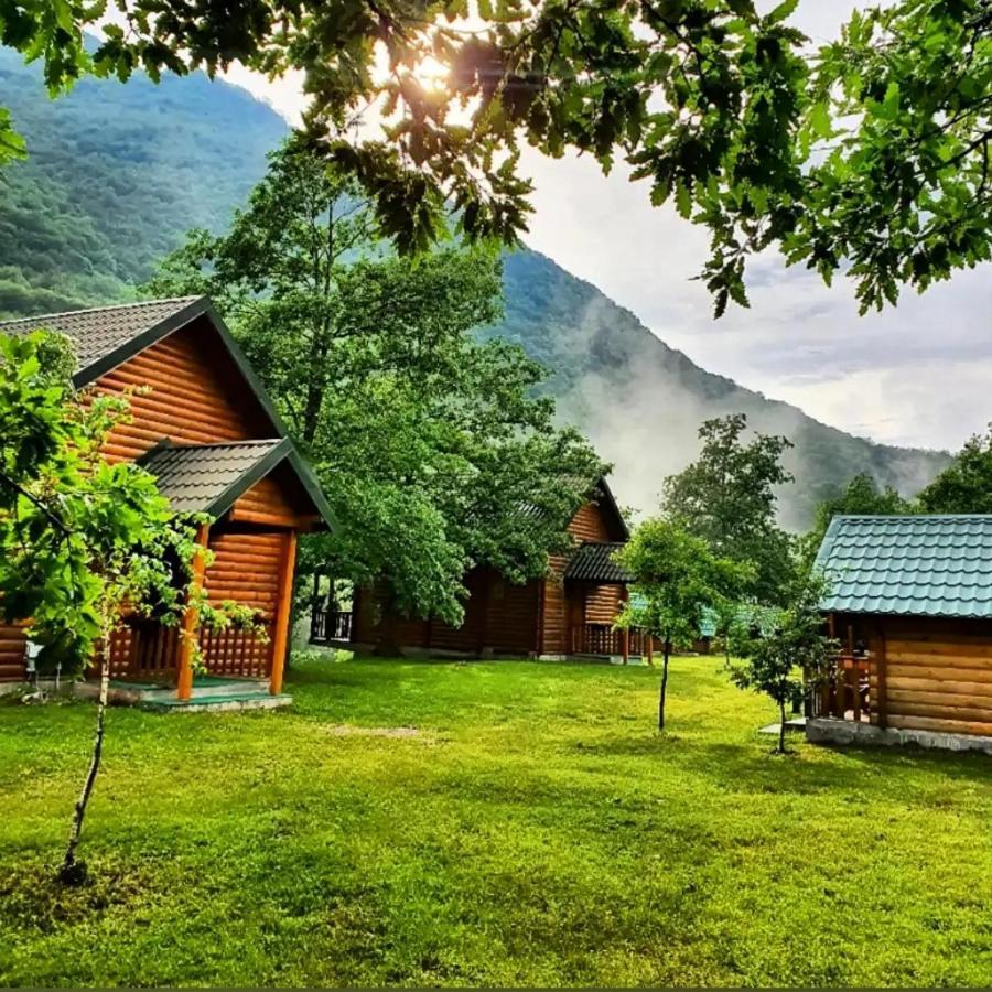 ホテル Rafting Camp Modra Rijeka Šćepan-Polje エクステリア 写真