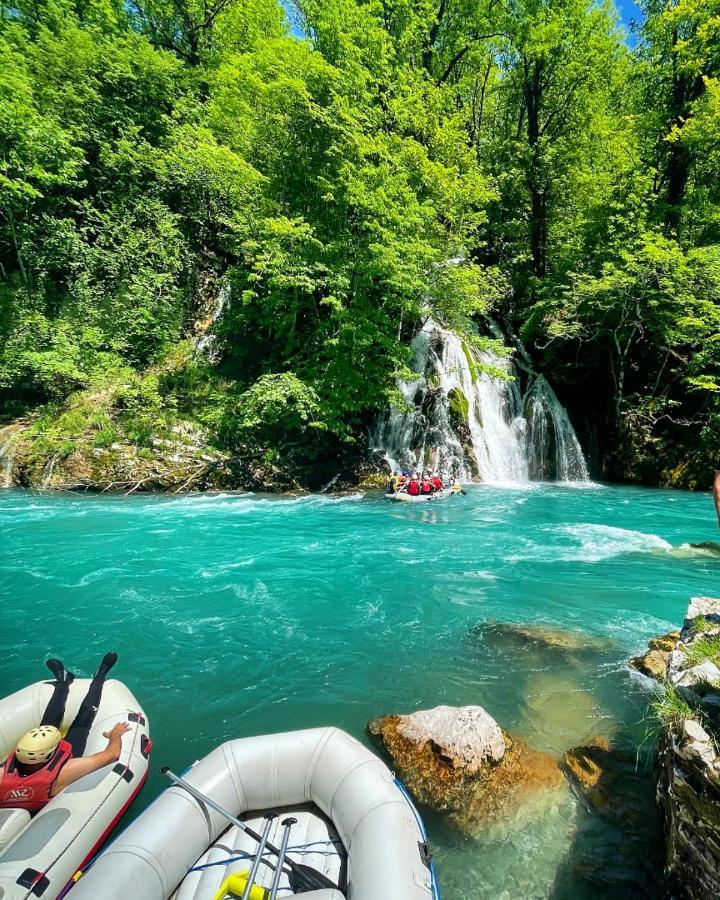 ホテル Rafting Camp Modra Rijeka Šćepan-Polje エクステリア 写真