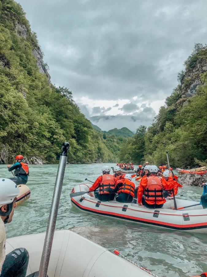 ホテル Rafting Camp Modra Rijeka Šćepan-Polje エクステリア 写真