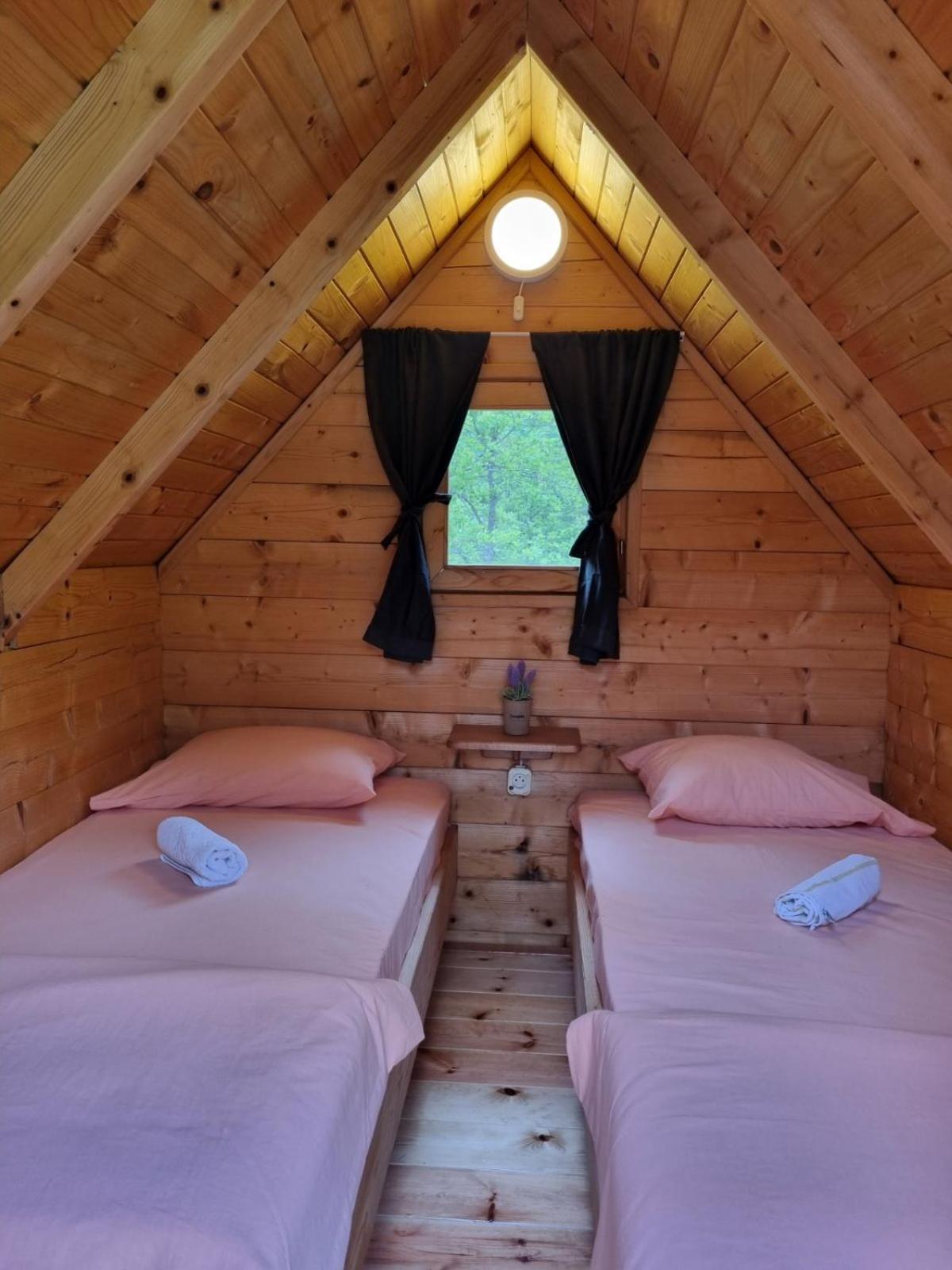 ホテル Rafting Camp Modra Rijeka Šćepan-Polje 部屋 写真