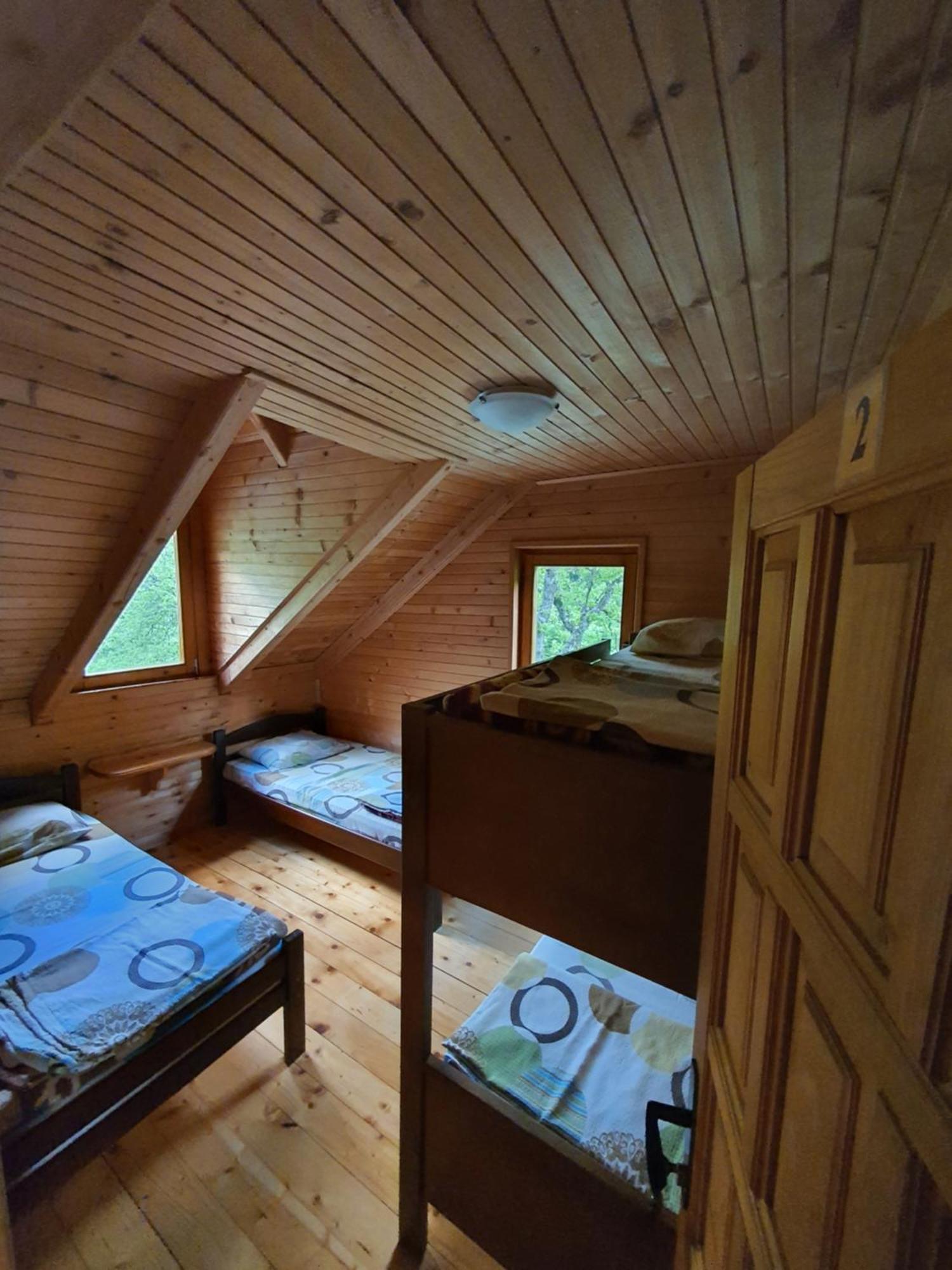ホテル Rafting Camp Modra Rijeka Šćepan-Polje エクステリア 写真